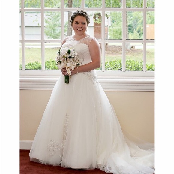 eggshell white wedding dresses